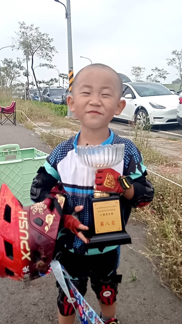 賴亮宇